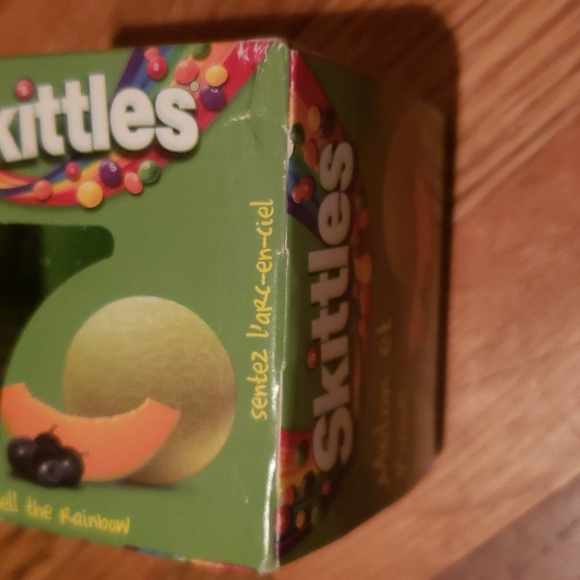 NEW Skittles Candle Melon Berry - Picture 4 of 8